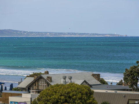 WATERFRONT THREE In The Heart Of Lorne - Goulburn Accommodation 6