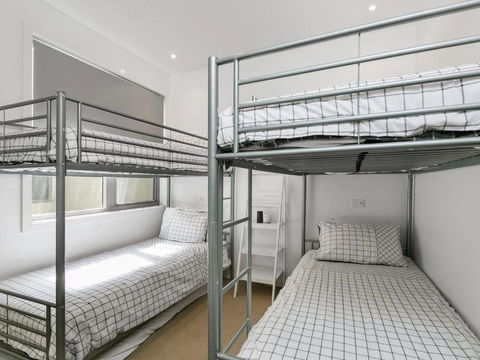 WATERFRONT THREE In The Heart Of Lorne - Goulburn Accommodation 5
