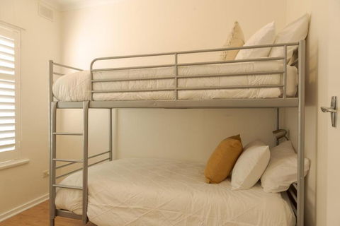 Henley Beach South Amazing Views Huge Private Balcony! - Goulburn Accommodation 3