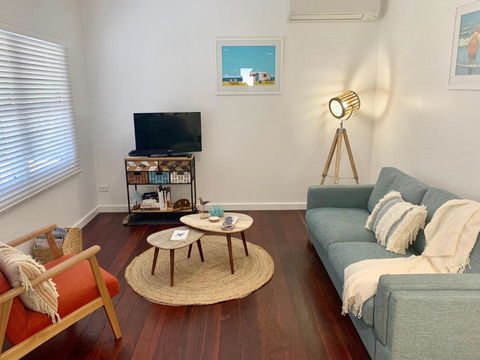 Yaringa Cottage...by The Sea - Goulburn Accommodation 4