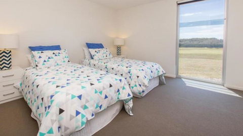 ST ANDREWS BEACH APARTMENT 4.02 - Goulburn Accommodation 2