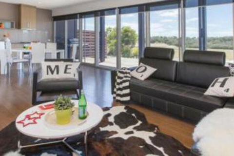 ST ANDREWS BEACH APARTMENT 4.02 - Goulburn Accommodation 0