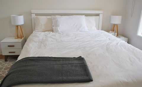 SHORE BEATS WORK INVERLOCH - Goulburn Accommodation 2
