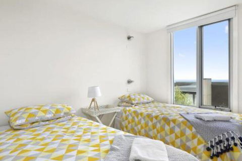 POINT GREY APARTMENT 2 Ocean VIews With Wifi - Goulburn Accommodation 6