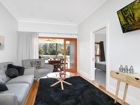 Advilla Stylish Charming & Central Location - Goulburn Accommodation 5