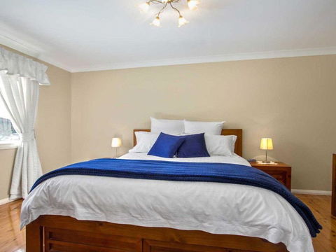Sea Gem Air Conditioned & Fireplace - Goulburn Accommodation 4