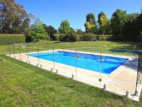 Sarnia Period Home In Garden Oasis With Pool - Goulburn Accommodation 4
