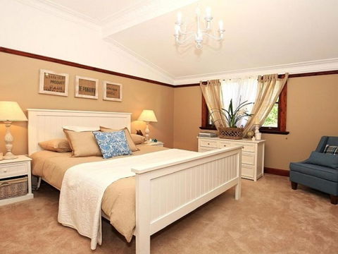Sarnia Period Home In Garden Oasis With Pool - Goulburn Accommodation 1