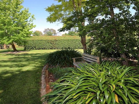 Sarnia Period Home In Garden Oasis With Pool - Goulburn Accommodation 3