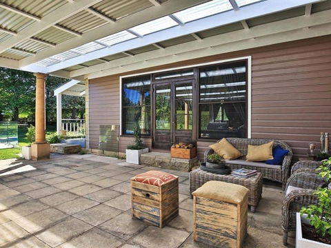 Sarnia Period Home In Garden Oasis With Pool - Goulburn Accommodation 5