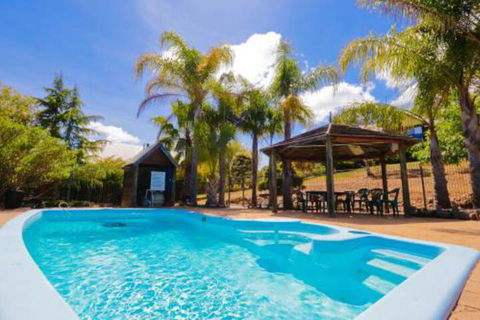 Sunnyhurst Chalets Rural Stay - Goulburn Accommodation 5