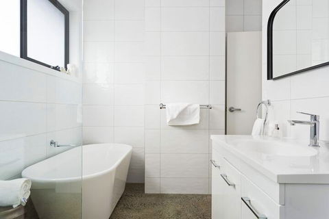Embracing Evandale - Goulburn Accommodation 3
