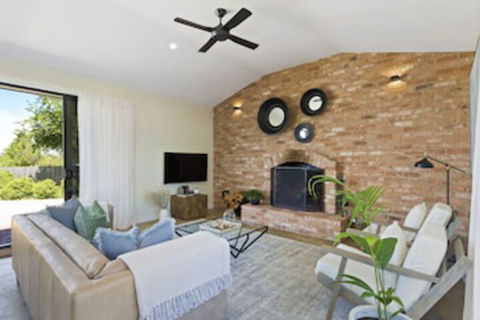 Embracing Evandale - Goulburn Accommodation 0