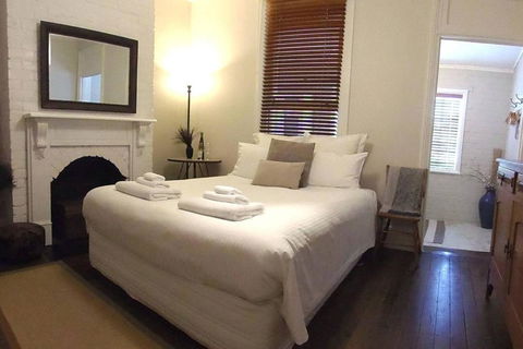 YSG The Edward Townhouses 155 & 157 Steps To Town - Goulburn Accommodation 1