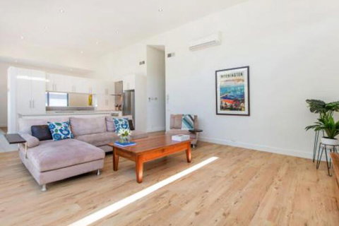 PALM COURT RETREAT MORNINGTON - Goulburn Accommodation 4