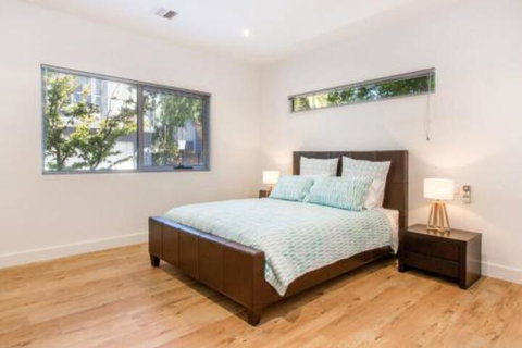 PALM COURT RETREAT MORNINGTON - Goulburn Accommodation 2