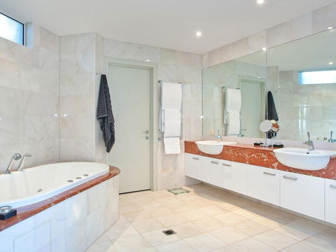 Artis Noosa Heads - Goulburn Accommodation 6