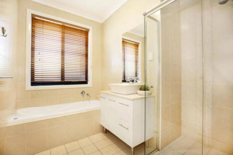 Sandy Bottom Pet Friendly 3 Min Walk To Beach - Goulburn Accommodation 5