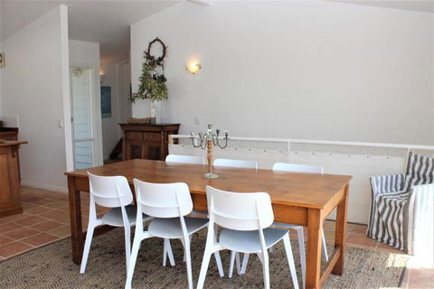 AQUA VIEW - Goulburn Accommodation 3