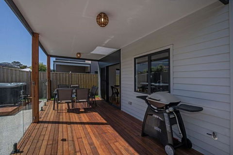 Seagrove Retreat Cowes - Goulburn Accommodation 1