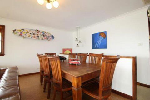 Amzaz 15 Korogora Street - Goulburn Accommodation 4