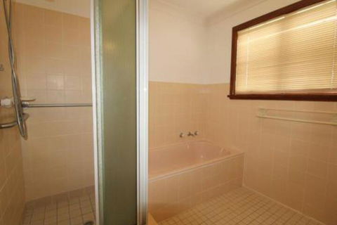 Amzaz 15 Korogora Street - Goulburn Accommodation 0