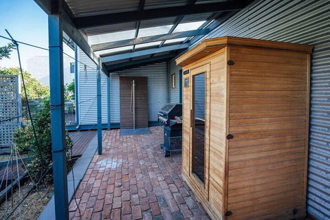 Santorini On Seaview Beachside Living Sauna Wifi - Goulburn Accommodation 6