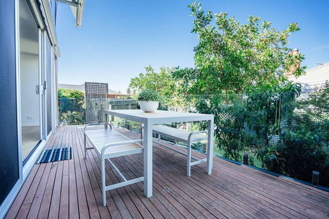 Santorini On Seaview Beachside Living Sauna Wifi - Goulburn Accommodation 3