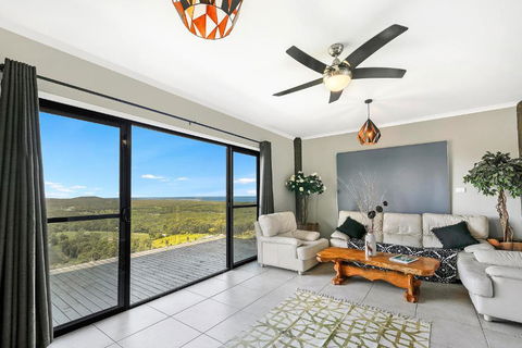 Eagles Loft - Goulburn Accommodation 4
