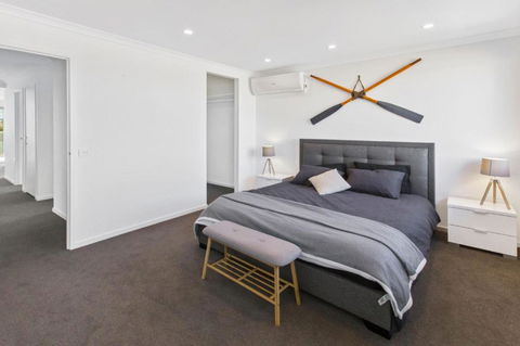 Captains Hideaway Jetty Berth & Pet Friendly - Goulburn Accommodation 6