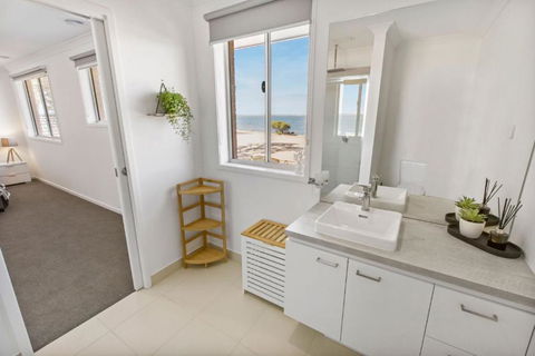Captains Hideaway Jetty Berth & Pet Friendly - Goulburn Accommodation 2
