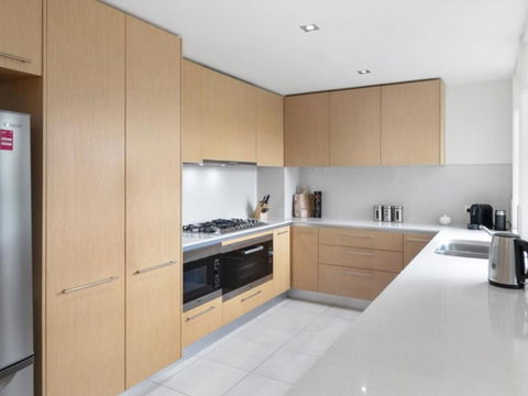 Monte Carlo Living At Martha Cove - Goulburn Accommodation 1