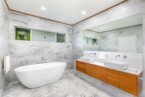 Celeste - At Funnel Bay - Goulburn Accommodation 6