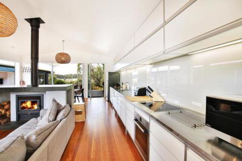 Ayana Beach House Pet Friendly Opposite Beach - Goulburn Accommodation 5