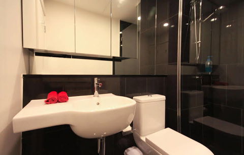Amazing Waterfront Apartment - Goulburn Accommodation 0