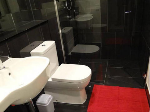 Amazing Waterfront Apartment - Goulburn Accommodation 6