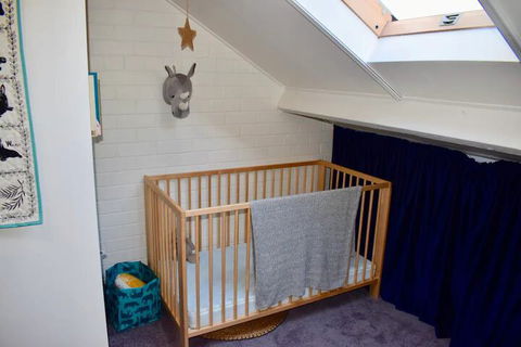 Charming Cottage With Leafy Courtyard - Goulburn Accommodation 1
