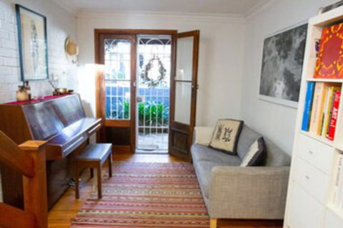 Charming Cottage With Leafy Courtyard - Goulburn Accommodation 0