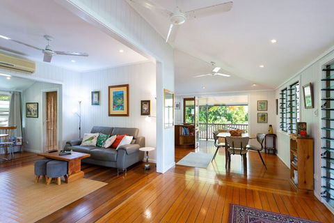 Edenvale Cottage In Beautiful Tropical - Goulburn Accommodation 1