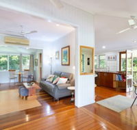 Edenvale Cottage in Beautiful Tropical - Goulburn Accommodation