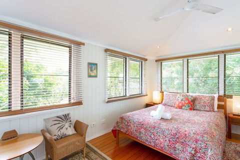 Edenvale Cottage In Beautiful Tropical - Goulburn Accommodation 7