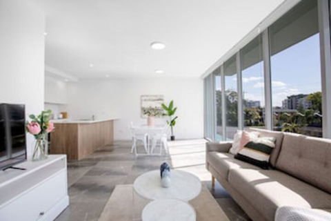 Wow Southport Apartment Near Light Rail Station - Goulburn Accommodation 0