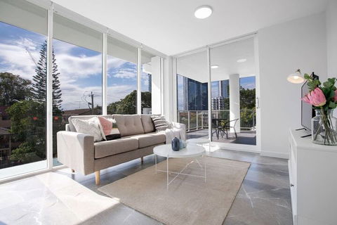 Wow Southport Apartment Near Light Rail Station - Goulburn Accommodation 5