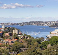 2 Bdrm North Sydney with harbour views - Goulburn Accommodation