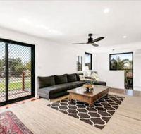 Spacious 2 Bedroom Townhouse in Southport - Goulburn Accommodation
