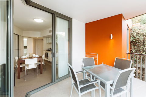 Airtrip Apartment On Merivale St - Goulburn Accommodation 2