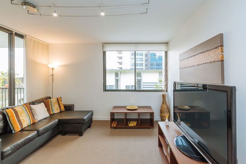 Airtrip Apartment On Merivale St - Goulburn Accommodation 1