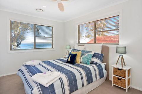 Adrift Retreat St. Georges Basin Waterfront Home - Goulburn Accommodation 3