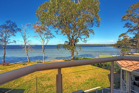 Adrift Retreat St. Georges Basin Waterfront Home - Goulburn Accommodation 5