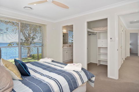Adrift Retreat St. Georges Basin Waterfront Home - Goulburn Accommodation 4